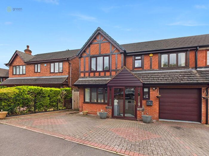 4 Bedroom Semi Detached House For Sale In Woodlea Drive, Erdington, Birmingham, B24