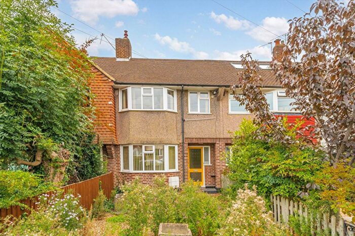 3 Bedroom Terraced House For Sale In Lincoln Avenue, Twickenham, TW2