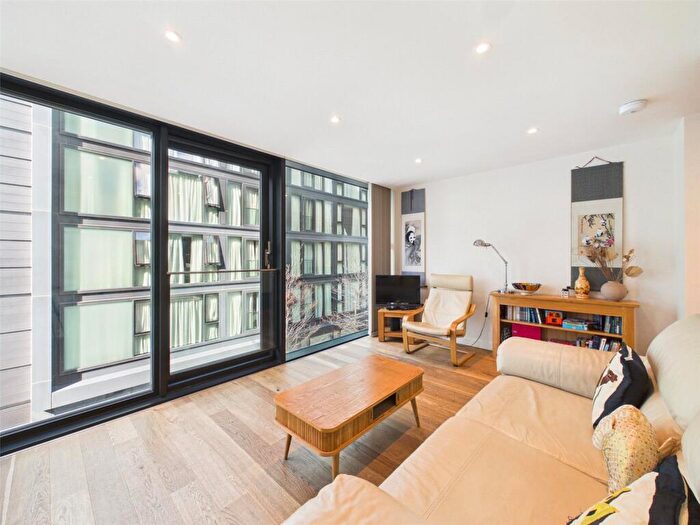 1 Bedroom Apartment To Rent In Simpson Loan, Edinburgh, Midlothian, EH3