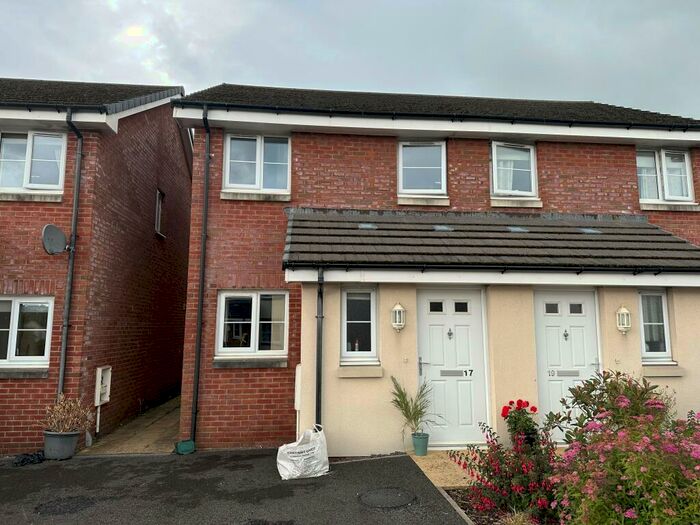 2 Bedroom House To Rent In Morris Drive, Swansea, SA1