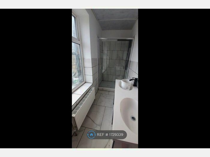 1 Bedroom Flat To Rent In Allerton, Bradford, BD15