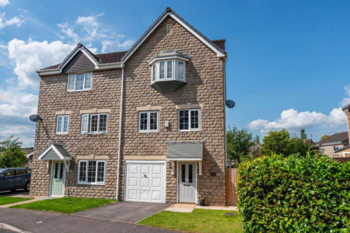 4 Bedroom Semi-Detached House For Sale In Buttercup Close, Glossop, SK13