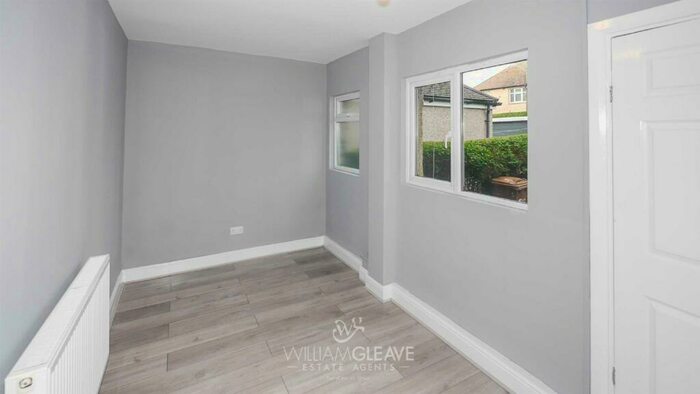 3 Bedroom Semi-Detached House To Rent In Kings Avenue, Flint, CH6