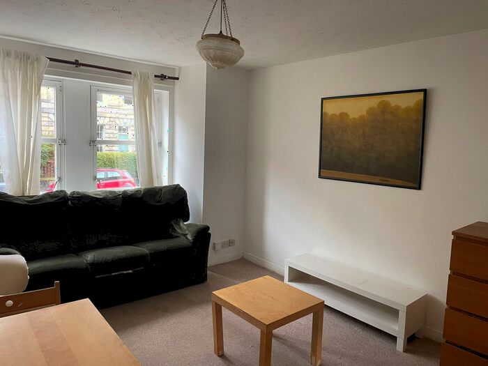 2 Bedroom Flat To Rent In Rankeillor Street, Edinburgh, EH8