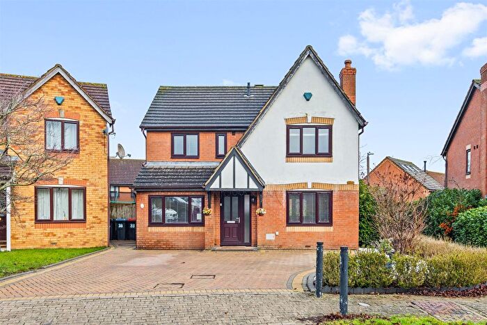 5 Bedroom Detached House For Sale In Orbison Court, Crownhill, Milton Keynes, MK8