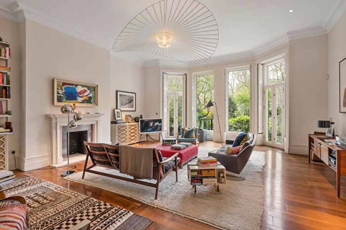 4 Bedroom Flat To Rent In Airlie Gardens, London, W8