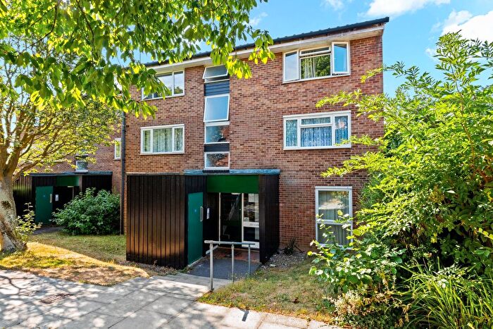 1 Bedroom Flat For Sale In Middlefields, Croydon, CR0