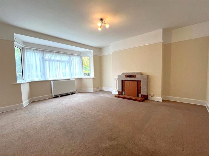 2 Bedroom Apartment For Sale In West Court, Bridport, DT6