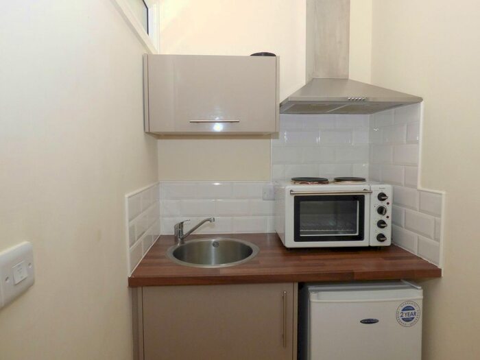 1 Bedroom Studio To Rent In Flat, Avenue Road, DN2