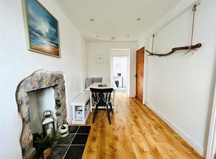 2 Bedroom Cottage To Rent In Pwllheli, LL53