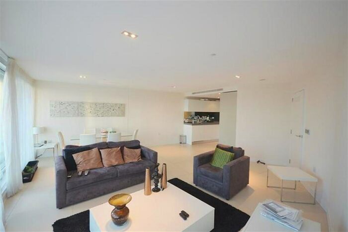 2 Bedroom Apartment To Rent In Bezier Apartments, City Road, Old Street, London, EC1Y