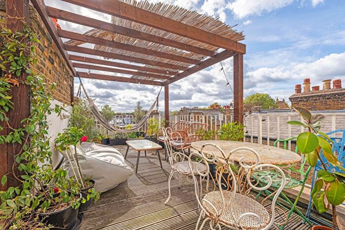 3 Bedroom Flat For Sale In Kellett Road, SW2