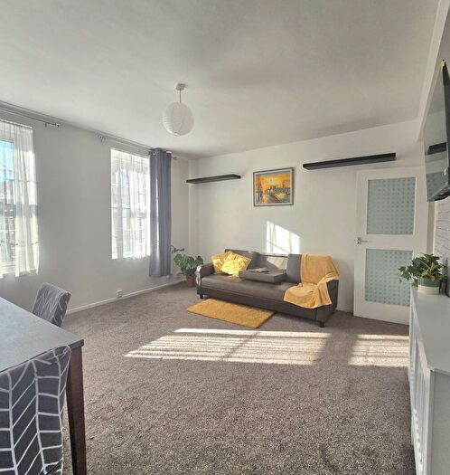 1 Bedroom Flat For Sale In Evelyn Street, London, SE8