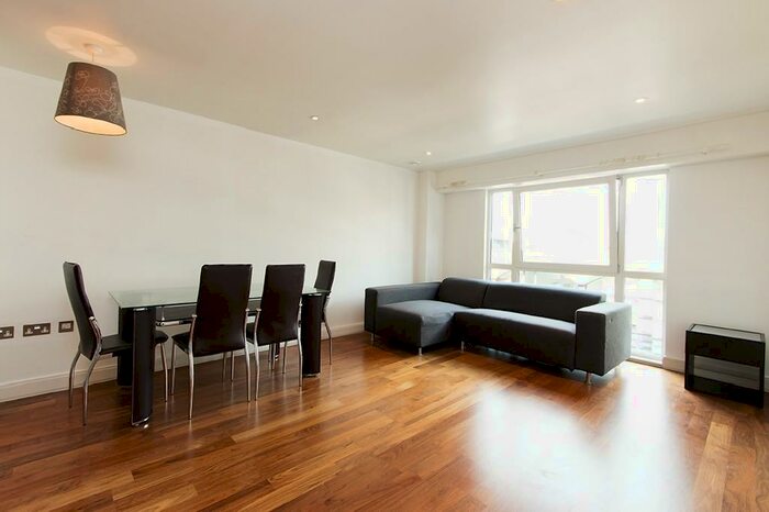 1 Bedroom Apartment To Rent In Goswell Road, London, EC1M