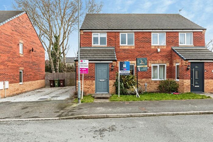 3 Bedroom Semi Detached House For Sale In Oakdale Drive, South Elmsall, Pontefract, WF9