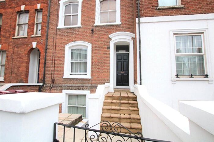 1 Bedroom Apartment For Sale In Russell Street, Reading, Berkshire, RG1