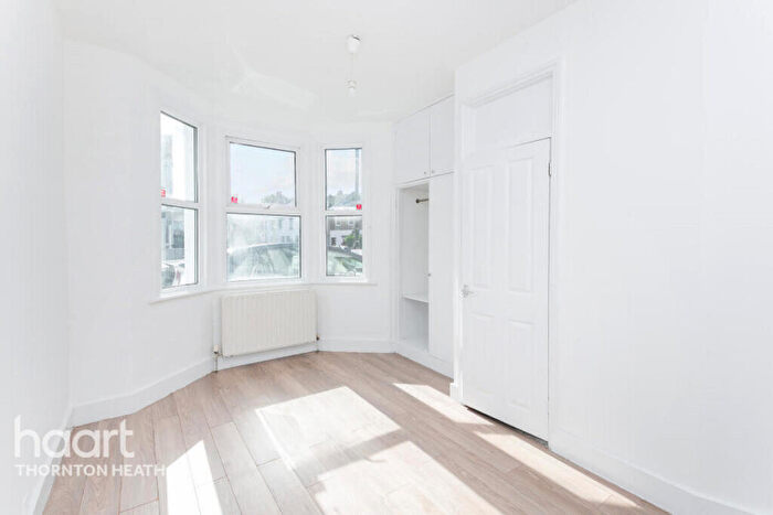 2 Bedroom Flat For Sale In Northwood Road, Thornton Heath, CR7