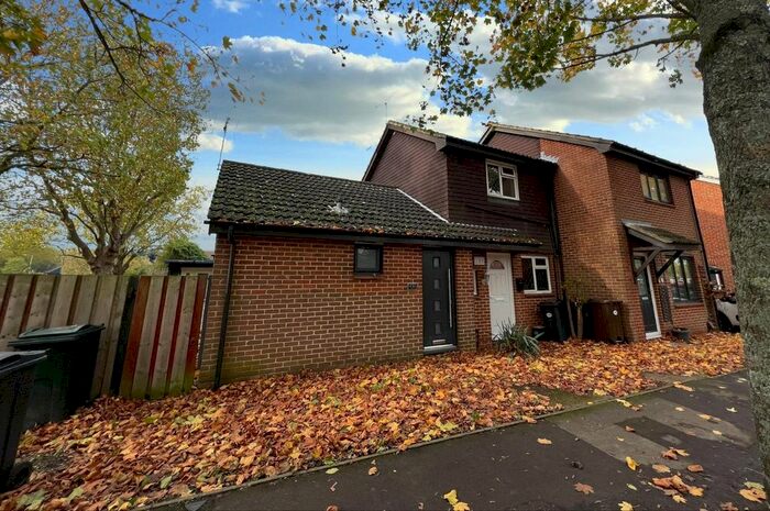 1 Bedroom Semi-Detached Bungalow To Rent In Lakemead, Singleton, Ashford, TN23