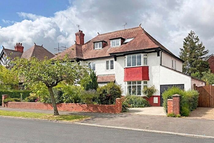 5 Bedroom Semi-Detached House For Sale In West End Avenue, Harrogate, HG2