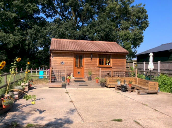 1 Bedroom Cottage To Rent In Napier Road, Rayleigh, Essex, SS6