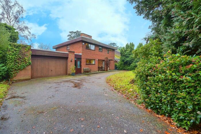 5 Bedroom Detached House For Sale In St. Nicholas Close, Tingrith, Milton Keynes, MK17