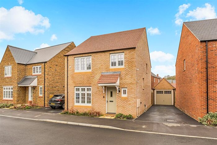 4 Bedroom Detached House For Sale In Tyrrell Road, Banbury - Viewing Essential, OX16