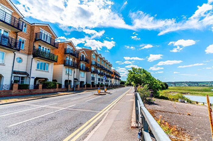 2 Bedroom Flat To Rent In Keating Close, Rochester, ME1