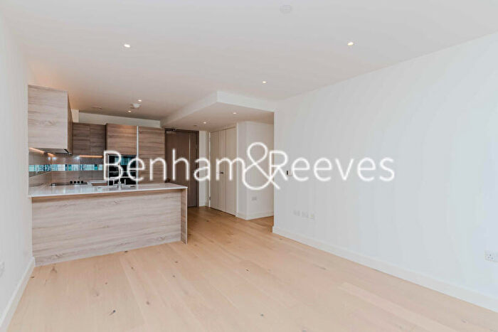 2 Bedroom Apartment To Rent In Duke Of Wellington Avenue, Royal Arsenal Riverside, SE18