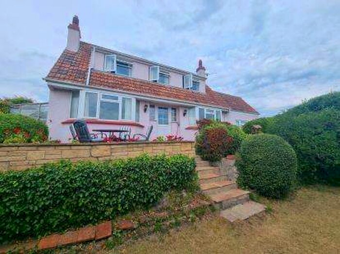 Houses for sale & to rent in BS22 9AB, Balmoral Way, Westonsupermare