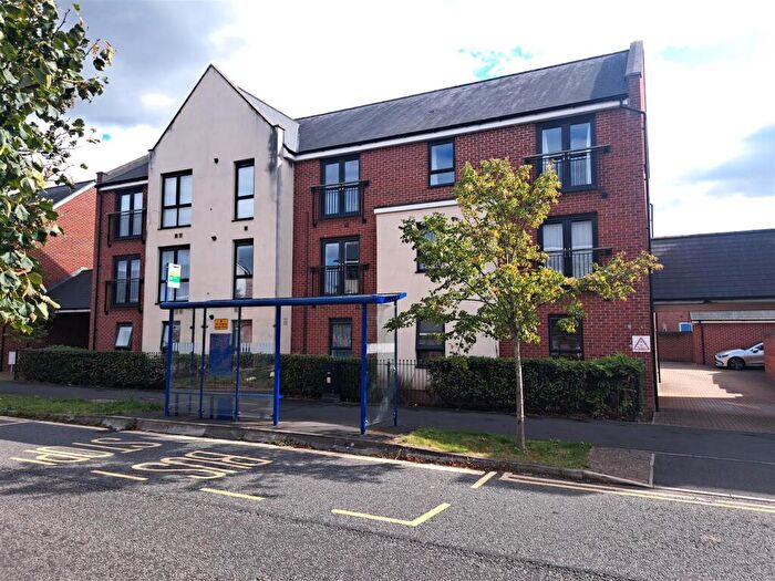 1 Bedroom Flat For Sale In Jenner Boulevard, Bristol, BS16