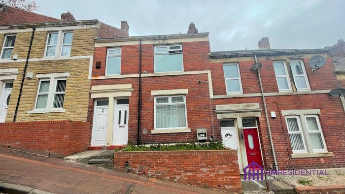 3 Bedroom Flat To Rent In King Edward Street, Gateshead, NE8