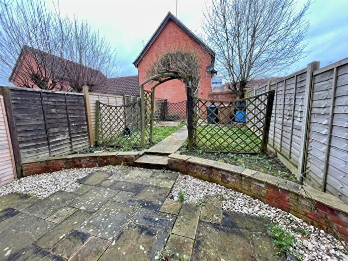 3 Bedroom Terraced House For Sale In Mosquito Way, Hatfield, AL10