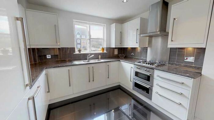 2 Bedroom Apartment To Rent In Dickinson Quay, Hemel Hempstead, HP3