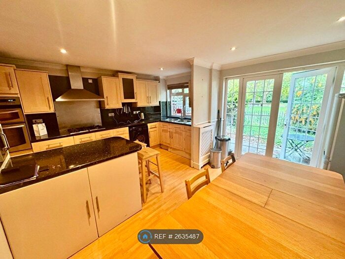 3 Bedroom Terraced House To Rent In Frankland Close, London, SE16