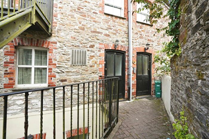 1 Bedroom Flat For Sale In Crinnicks Hill, Bodmin, Cornwall, PL31