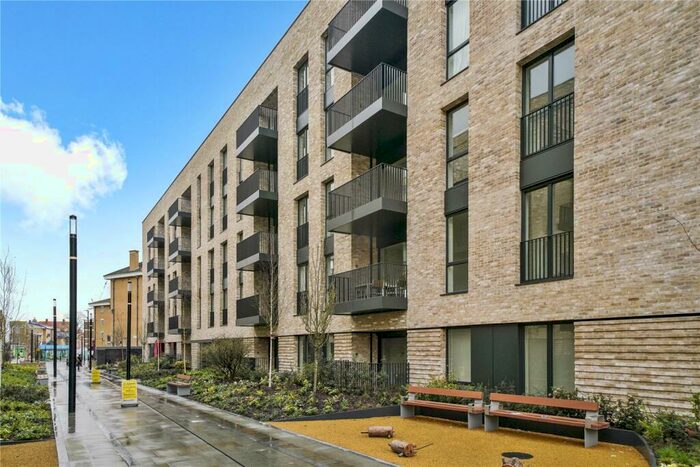 3 Bedroom Flat To Rent In Carricks Yard, Fisherton Street, NW8