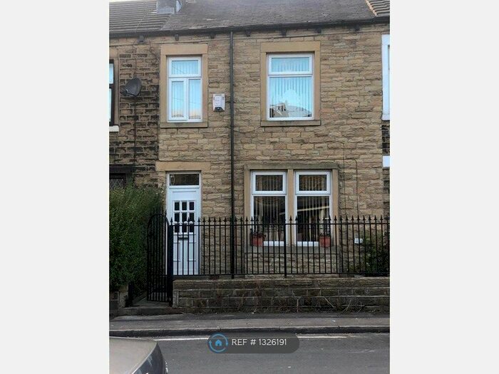 3 Bedroom Terraced House To Rent In Woodhall Avenue, Bradford BD3