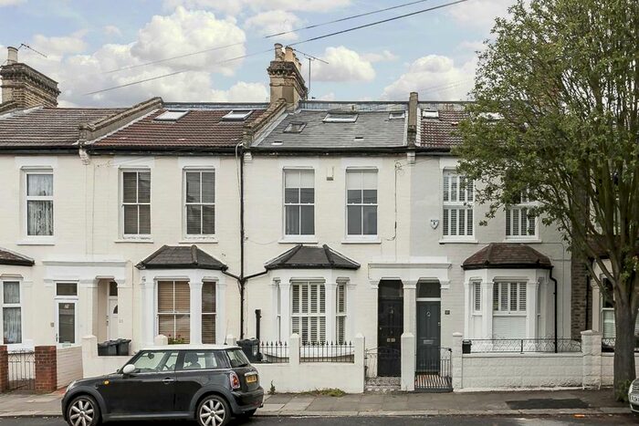 3 Bedroom Property To Rent In Swanscombe Road, London, W4