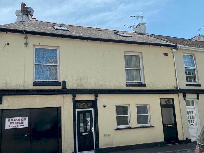 1 Bedroom Flat To Rent In King Street, Dawlish, EX7