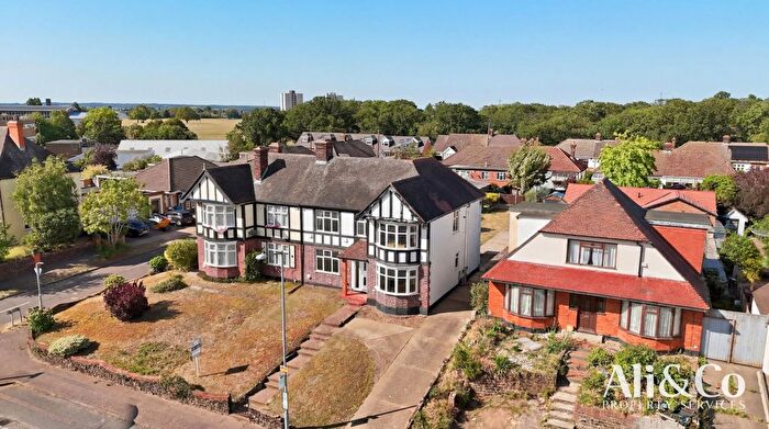 4 Bedroom Semi-Detached House For Sale In Wood View, Grays, RM16
