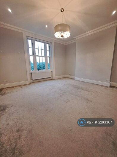 2 Bedroom Flat To Rent In Blackheath, London, SE3