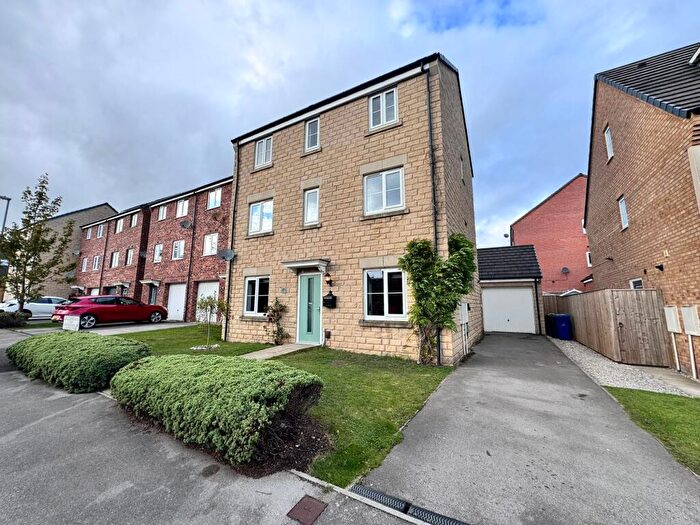 4 Bedroom Detached House For Sale In Fullshaw Bank, Penistone, S36