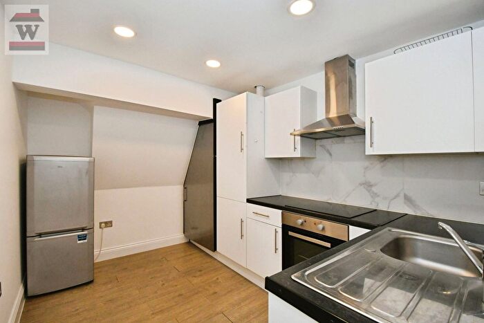 1 Bedroom Studio To Rent In Meadow Court, St. Johns Road, Isleworth, TW7