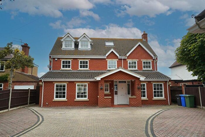 5 Bedroom Detached House For Sale In Lowestoft, NR32