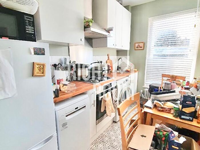 1 Bedroom Flat To Rent In St. Georges Avenue, London, N7