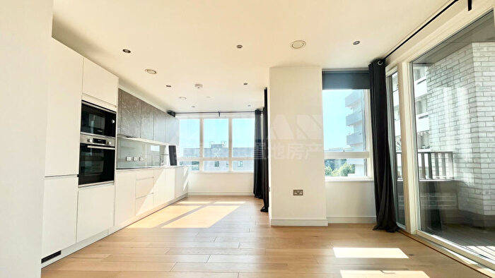 2 Bedroom Flat To Rent In Grant Road, Clapham Junction, London, SW11