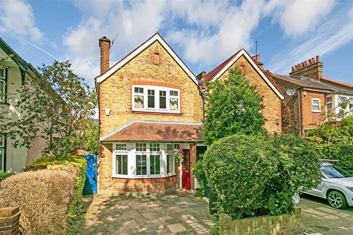 3 Bedroom Semi-Detached House To Rent In Gloucester Road, Hampton, TW12