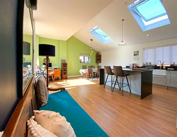 1 Bedroom Detached House For Sale In Mill View House, Wren Nest Terrace, SK13