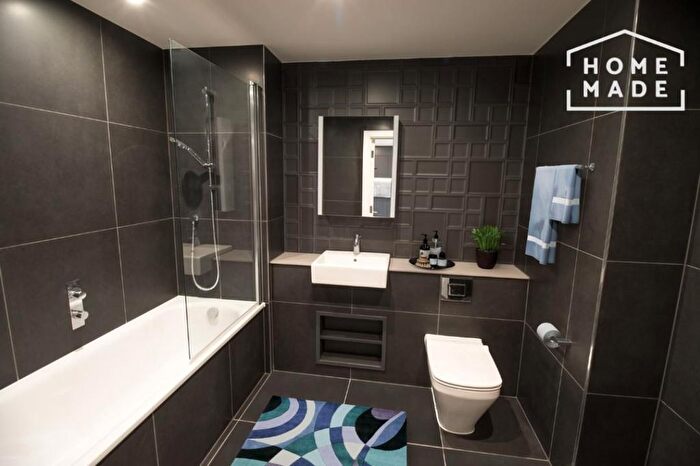 3 Bedroom Flat To Rent In Coppermaker Square, Stratford, E20