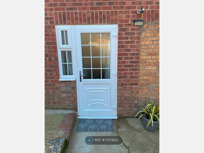 Studio To Rent In Chesterfield Close, Orpington BR5